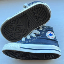 Load image into Gallery viewer, Converse High Tops Size 3 EU 19
